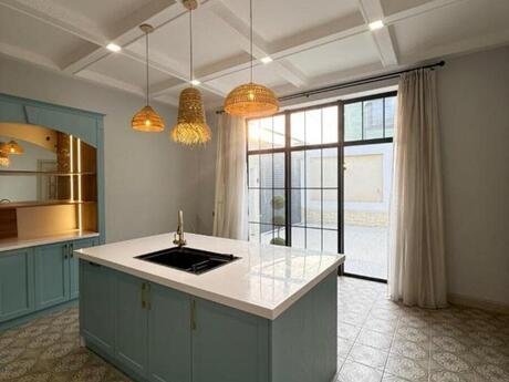 5 otaqlı həyət evi/bağ evi - Badamdar q. - 220 m²