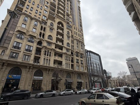 Объявление №5859229 - Баку, м. 28 мая, 7-комн., 285 м², 8/20 этаж