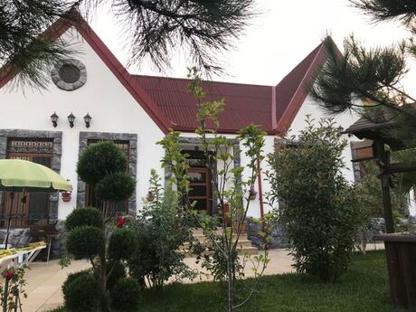6 otaqlı həyət evi/bağ evi - Mərdəkan q. - 300 m²