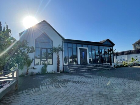 4 otaqlı həyət evi/bağ evi - Buzovna q. - 360 m²