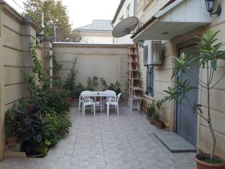 5 otaqlı həyət evi/bağ evi - Badamdar q. - 133.3 m²