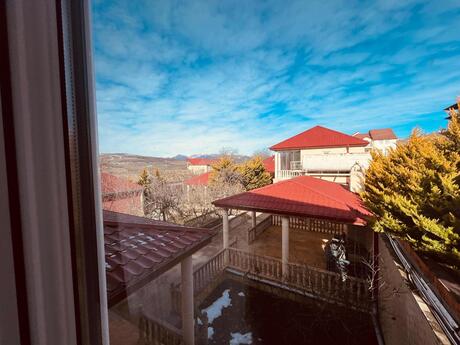 8 otaqlı həyət evi/bağ evi - Şamaxı - 360 m²