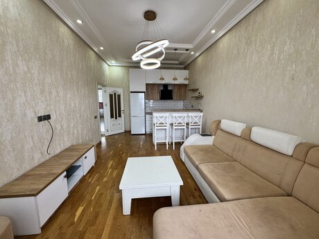 3 otaqlı yeni tikili - Azadlıq Prospekti m. - 82 m²