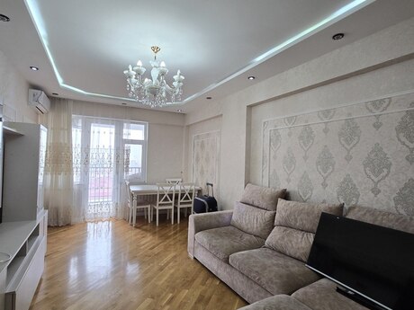 Elan №5859884 - Bakı, Əhmədli q., 2 otaqlı, 80 m², 15/20 mərtəbə