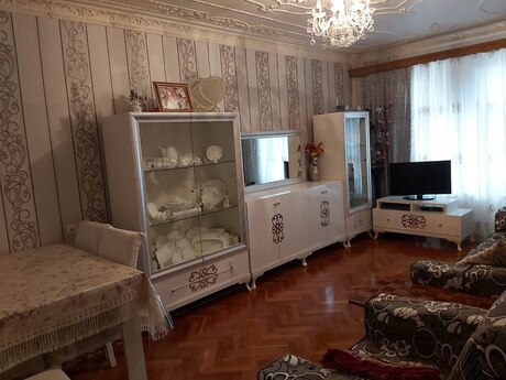 3 otaqlı köhnə tikili - Xalqlar Dostluğu m. - 80 m²