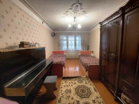 4 otaqlı köhnə tikili - Neftçilər m. - 90 m²