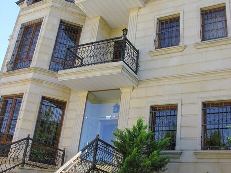 6 otaqlı həyət evi/bağ evi - Azadlıq Prospekti m. - 440 m²