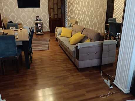 2 otaqlı köhnə tikili - Xalqlar Dostluğu m. - 51 m²