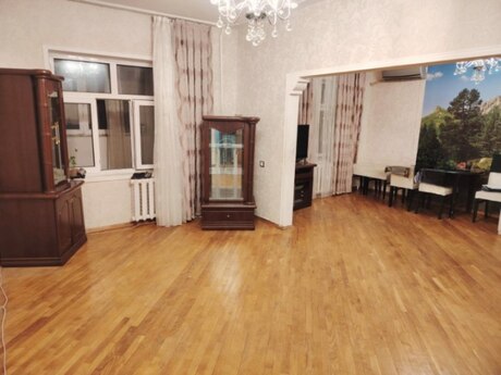 Объявление №5860122 - Баку, пос. Ени Ясамал, 5-комн., 100 м², 6/9 этаж