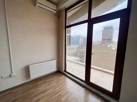 1 otaqlı ofis - 28 May m. - 25 m²