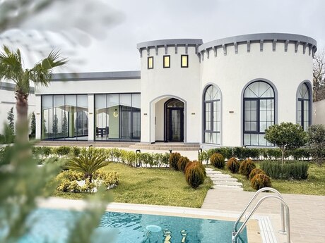 5 otaqlı həyət evi/bağ evi - Mərdəkan q. - 300 m²