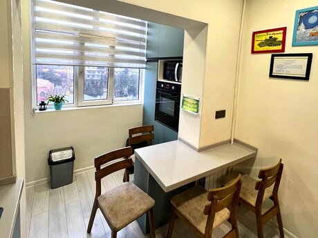3 otaqlı köhnə tikili - Qara Qarayev m. - 85 m²