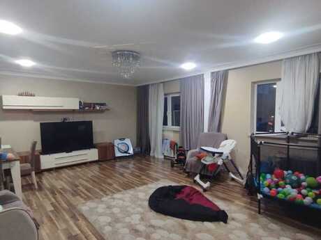 4 otaqlı köhnə tikili - İnşaatçılar m. - 100 m²
