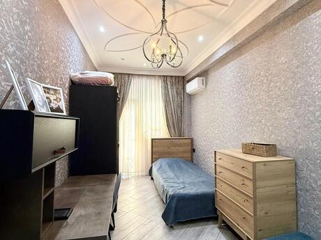 4 otaqlı yeni tikili - Şah İsmayıl Xətai m. - 145 m²