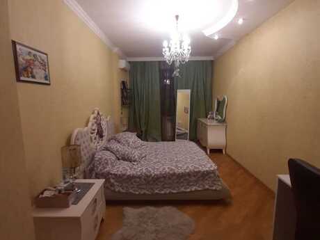 3 otaqlı mənzil, 152 m², 28 May: 400 000 ₼ 5