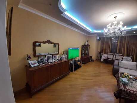 3 otaqlı mənzil, 152 m², 28 May: 400 000 ₼ 2