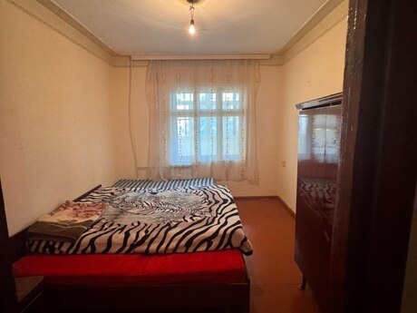 2 otaqlı köhnə tikili - 8-ci mikrorayon q. - 70 m²