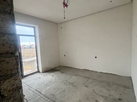 6 otaqlı həyət evi/bağ evi - Şüvəlan q. - 366 m²