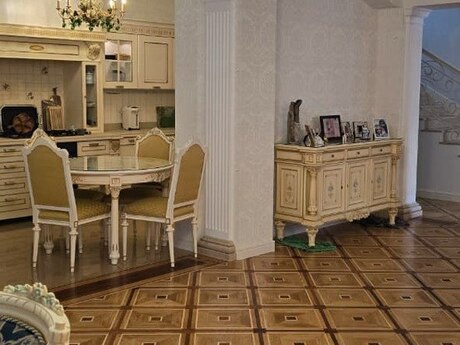 5 otaqlı həyət evi/bağ evi - 20 Yanvar m. - 450 m²