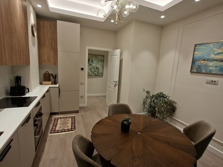 2 otaqlı yeni tikili - Ağ şəhər q. - 80 m²