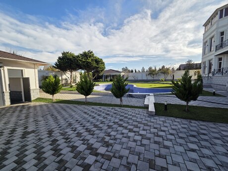 8 otaqlı həyət evi/bağ evi - Mərdəkan q. - 1000 m²