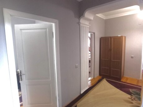 6 otaqlı həyət evi/bağ evi - Saray q. - 180 m²