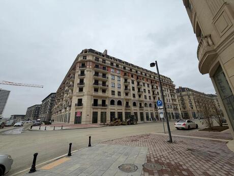 4 otaqlı yeni tikili - Ağ şəhər q. - 130 m²