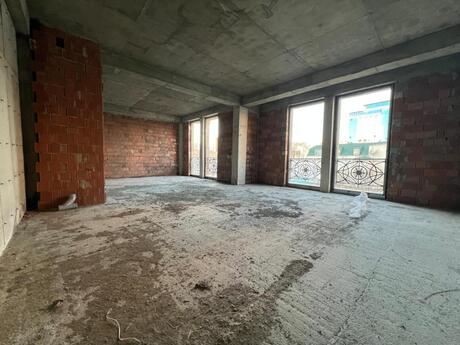 4 otaqlı yeni tikili - Ağ şəhər q. - 130 m²