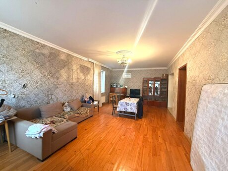 5 otaqlı həyət evi/bağ evi - Qara Qarayev m. - 130 m²