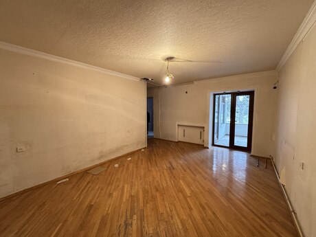 Elan №5864282 - Bakı, Yasamal q., 3 otaqlı, 85 m², 2/5 mərtəbə