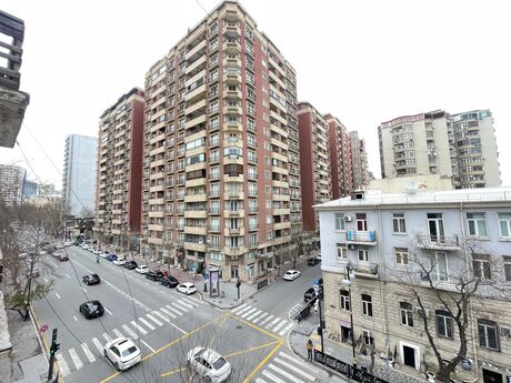 4 otaqlı köhnə tikili - 28 May m. - 130 m²