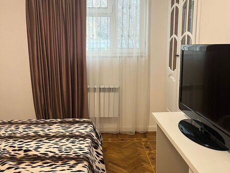 Elan №5864615 - Bakı, Sahil m., 4 otaqlı, 110 m², 2/2 mərtəbə