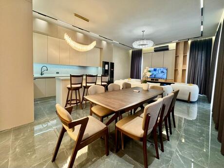 4 otaqlı həyət evi/bağ evi - Mərdəkan q. - 180 m²
