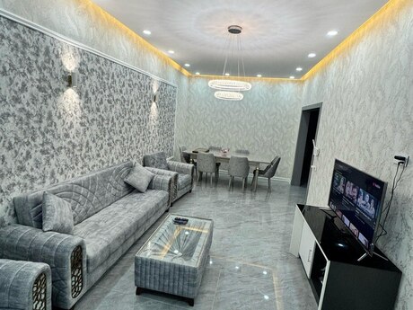 4 otaqlı həyət evi/bağ evi - Şüvəlan q. - 200 m²