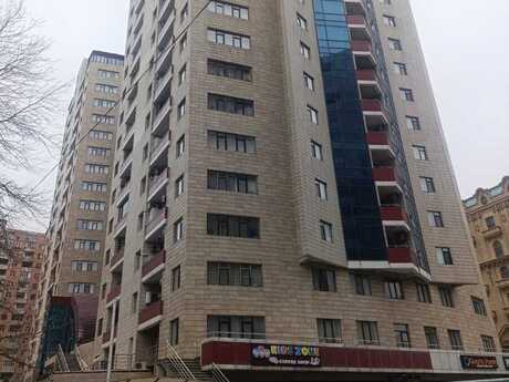 3-комн. новостройка - Насиминский  р. - 142 м²