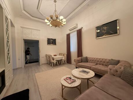 Elan №5864796 - Bakı, Sahil m., 2 otaqlı, 85 m², 2/4 mərtəbə