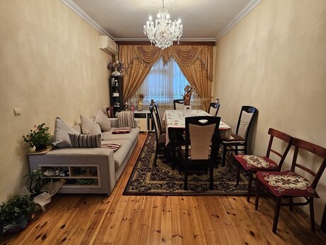 4 otaqlı köhnə tikili - 7-ci mikrorayon q. - 110 m²