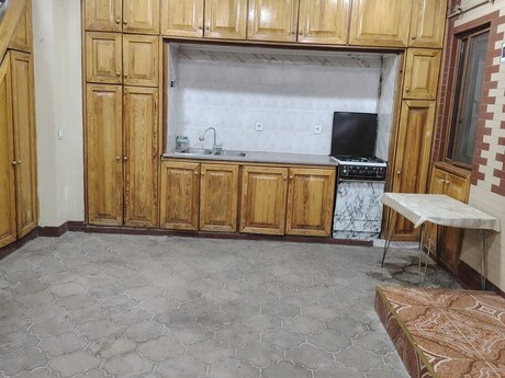 4 otaqlı həyət evi/bağ evi - M.Ə.Rəsulzadə q. - 120 m²