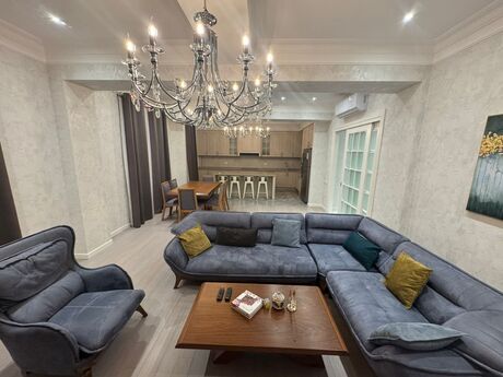 Elan №5866030 - Bakı, Ağ şəhər q., 4 otaqlı, 160 m², 6/7 mərtəbə