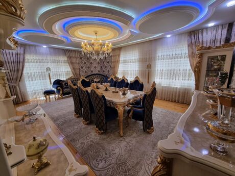 8 otaqlı həyət evi/bağ evi - Buzovna q. - 750 m²