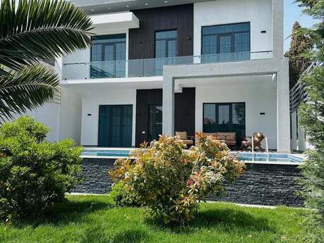 4 otaqlı həyət evi/bağ evi - Bilgəh q. - 300 m²