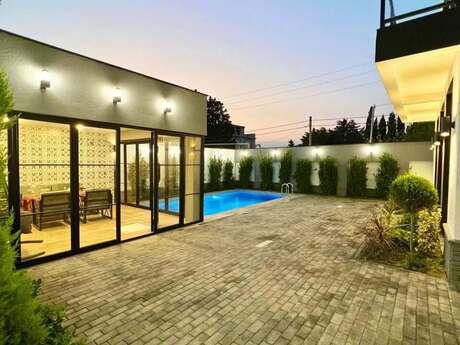 4 otaqlı həyət evi/bağ evi - Novxanı q. - 280 m²