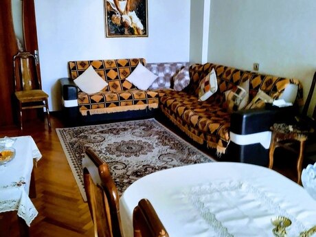 3 otaqlı köhnə tikili - Nəriman Nərimanov m. - 90 m²