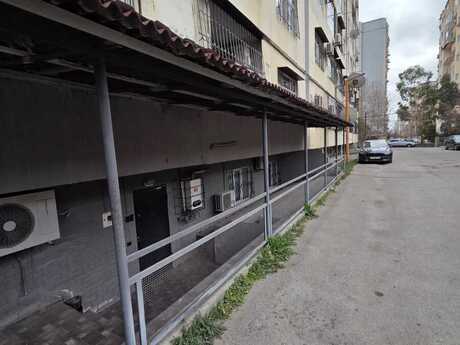 Obyekt - İnşaatçılar m. - 298 m²