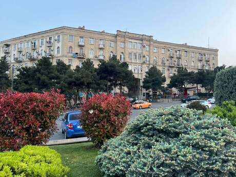 3 otaqlı köhnə tikili - İçəri Şəhər m. - 80 m²