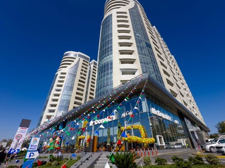 3 otaqlı yeni tikili - Xətai r. - 130 m²