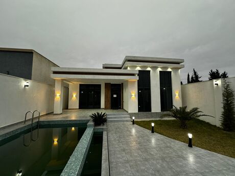 4 otaqlı həyət evi/bağ evi - Mərdəkan q. - 160 m²