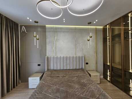 3-комн. новостройка - м. 8 ноября - 103 м²