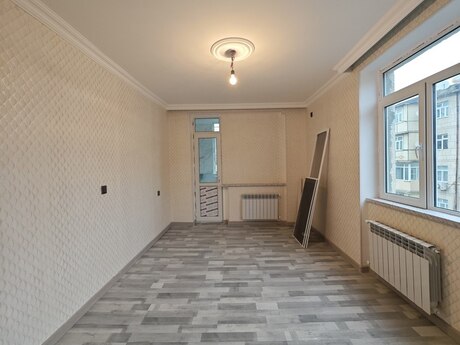 2 otaqlı köhnə tikili - Bakıxanov q. - 40 m²