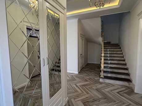 4 otaqlı həyət evi/bağ evi - Şüvəlan q. - 200 m²